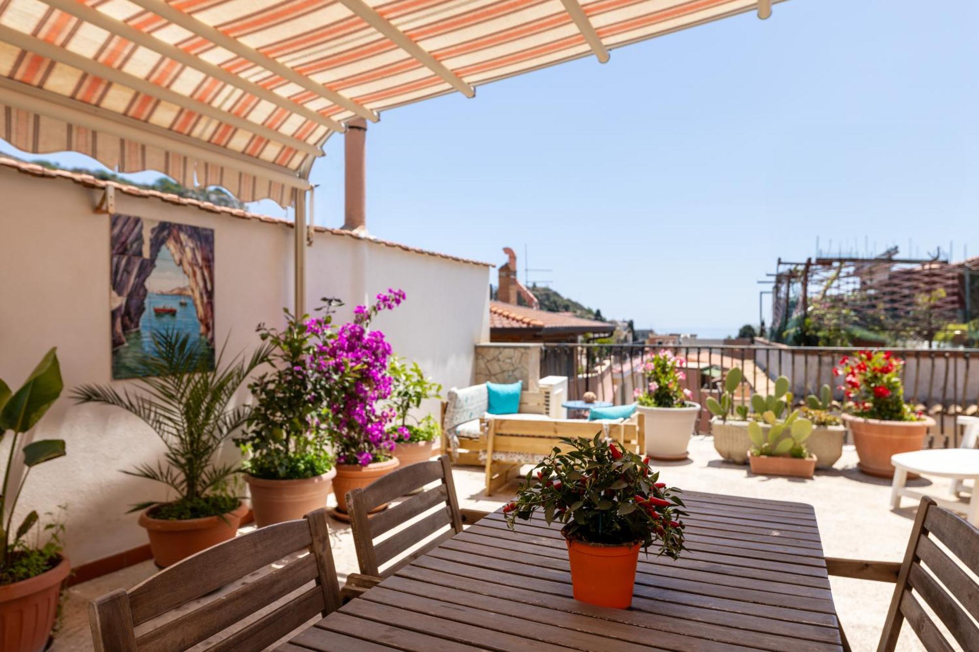 Appartamento Medusa Exclusive Rooftop Taormina Esterno foto